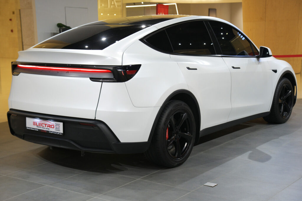 Tesla Model Y Long Range Dual Motor 2025